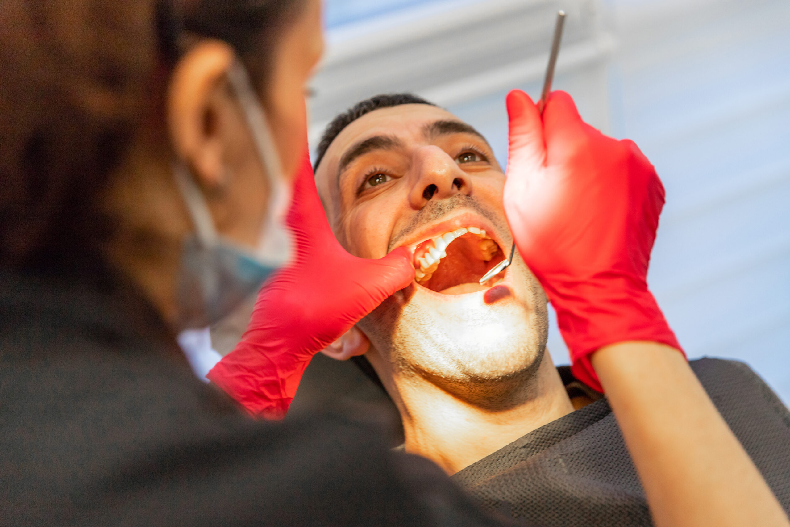 Composite dental restoration providing reliable tooth protection