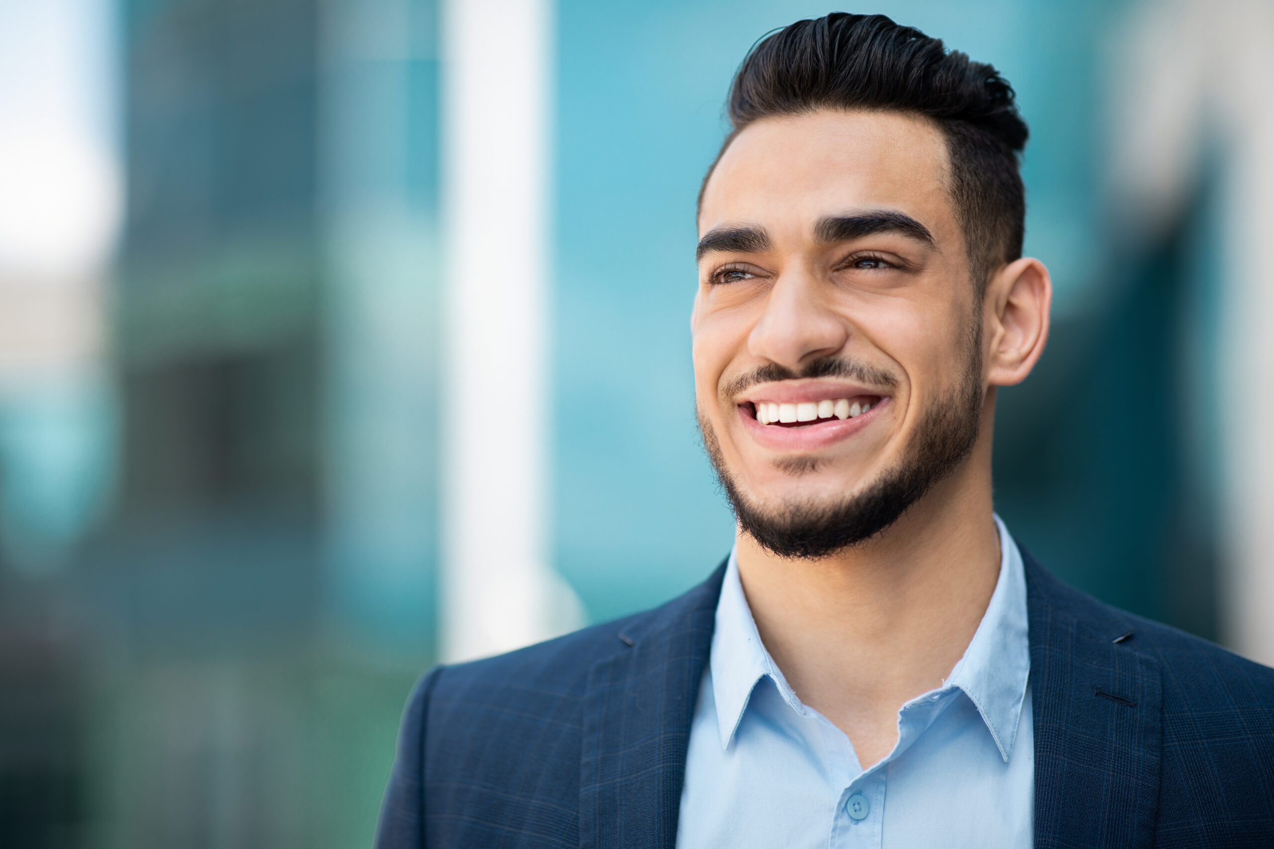 Dentures supporting natural facial appearance